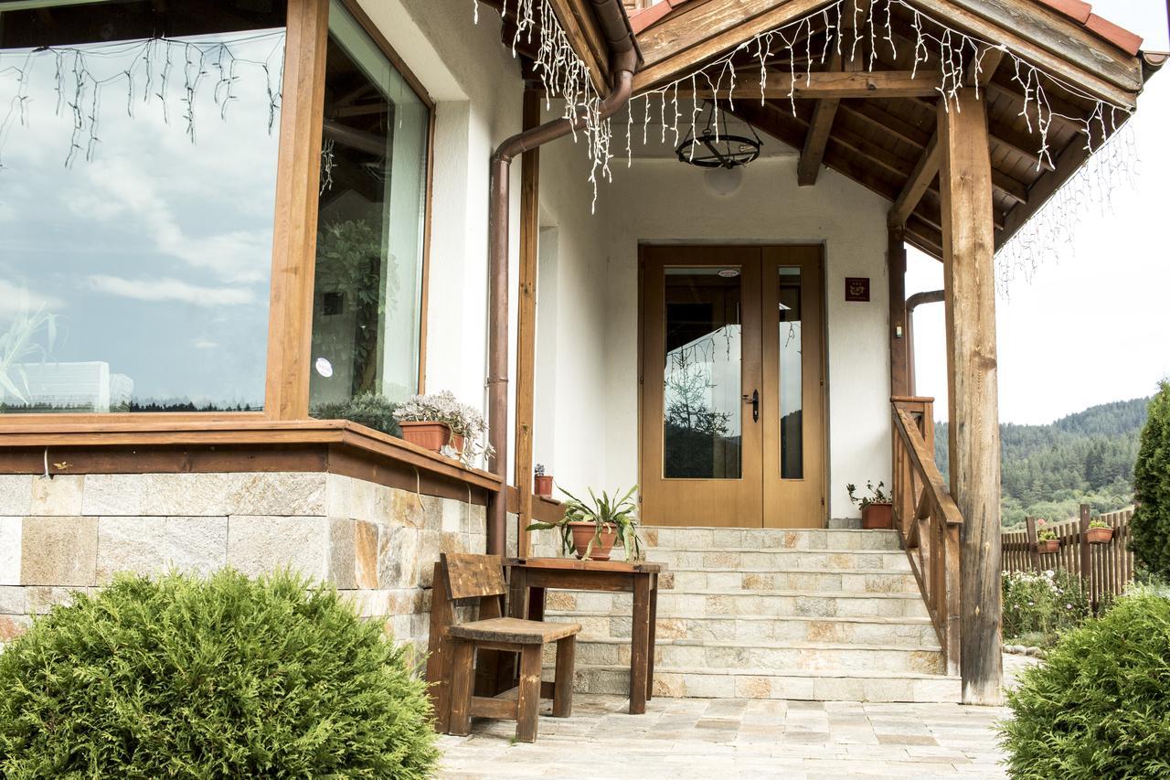 Boutique Hotel The White Pine ซาโมคอฟ ภายนอก รูปภาพ