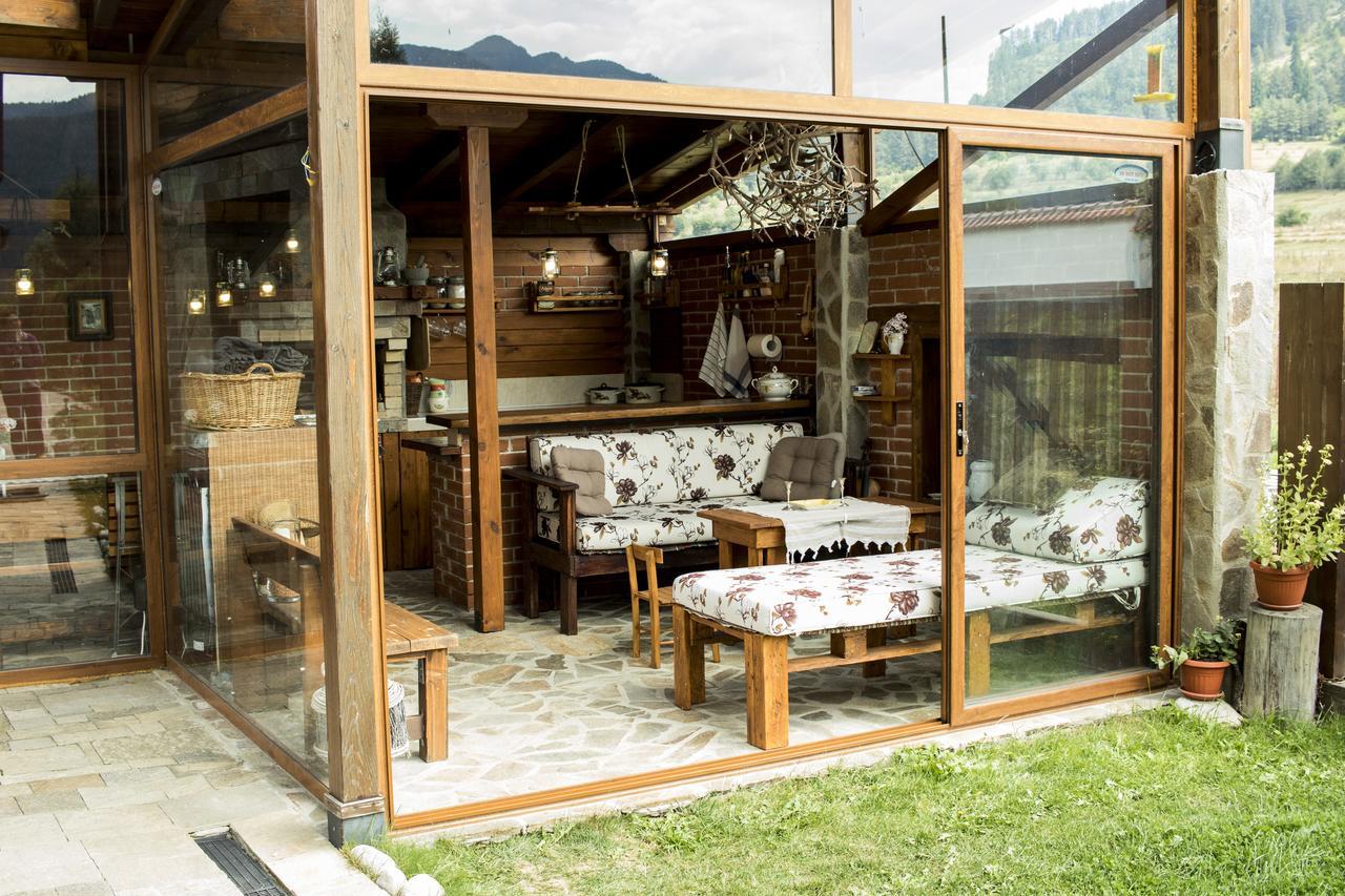 Boutique Hotel The White Pine ซาโมคอฟ ภายนอก รูปภาพ