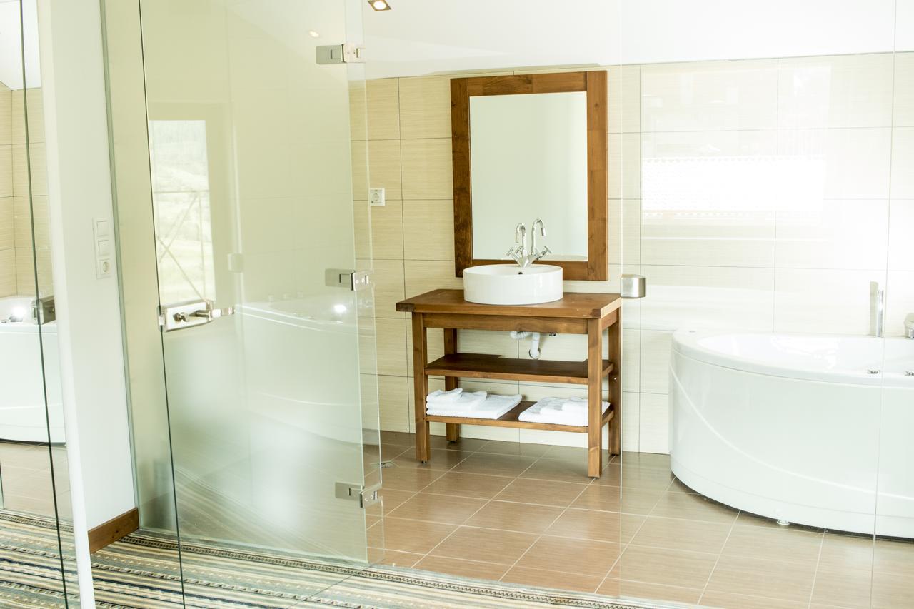 Boutique Hotel The White Pine ซาโมคอฟ ภายนอก รูปภาพ