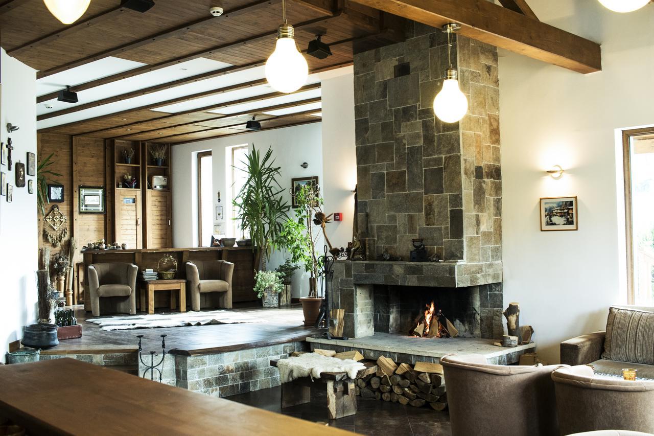 Boutique Hotel The White Pine ซาโมคอฟ ภายนอก รูปภาพ