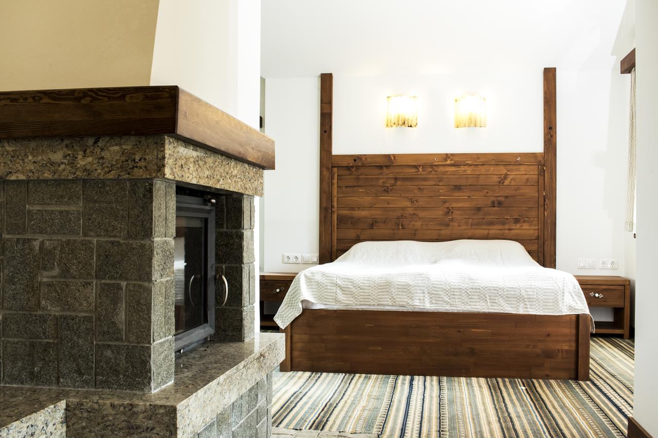 Boutique Hotel The White Pine ซาโมคอฟ ภายนอก รูปภาพ