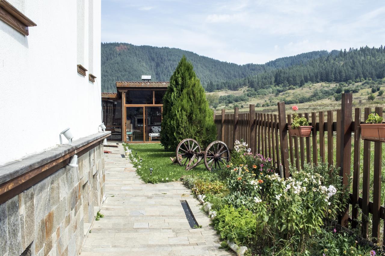 Boutique Hotel The White Pine ซาโมคอฟ ภายนอก รูปภาพ