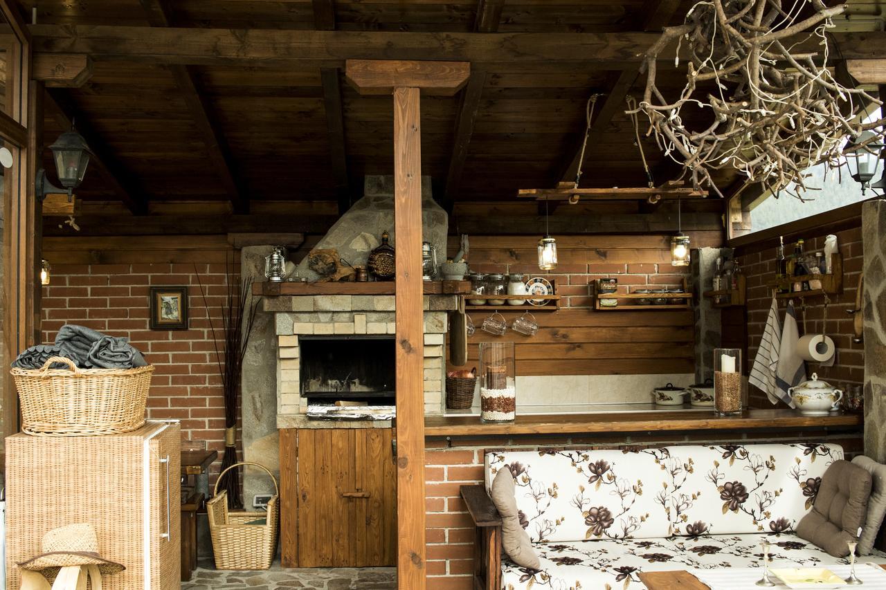 Boutique Hotel The White Pine ซาโมคอฟ ภายนอก รูปภาพ