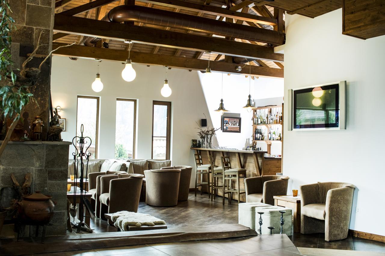 Boutique Hotel The White Pine ซาโมคอฟ ภายนอก รูปภาพ