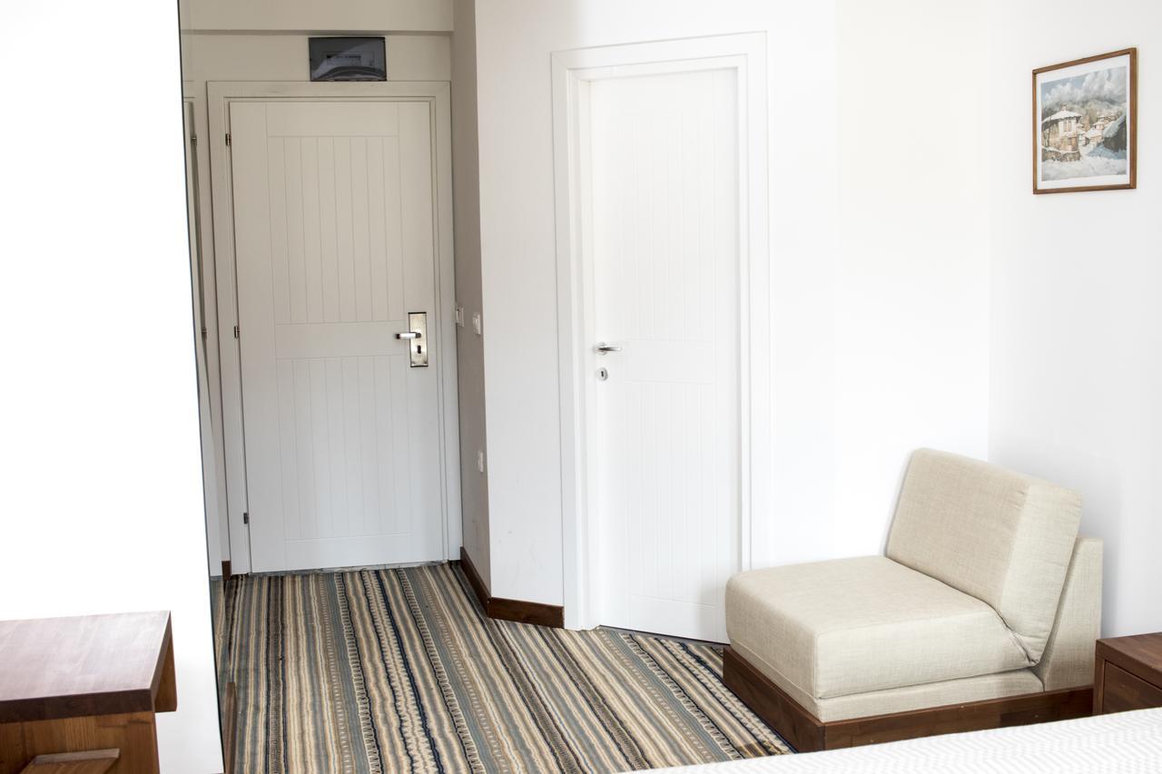 Boutique Hotel The White Pine ซาโมคอฟ ภายนอก รูปภาพ