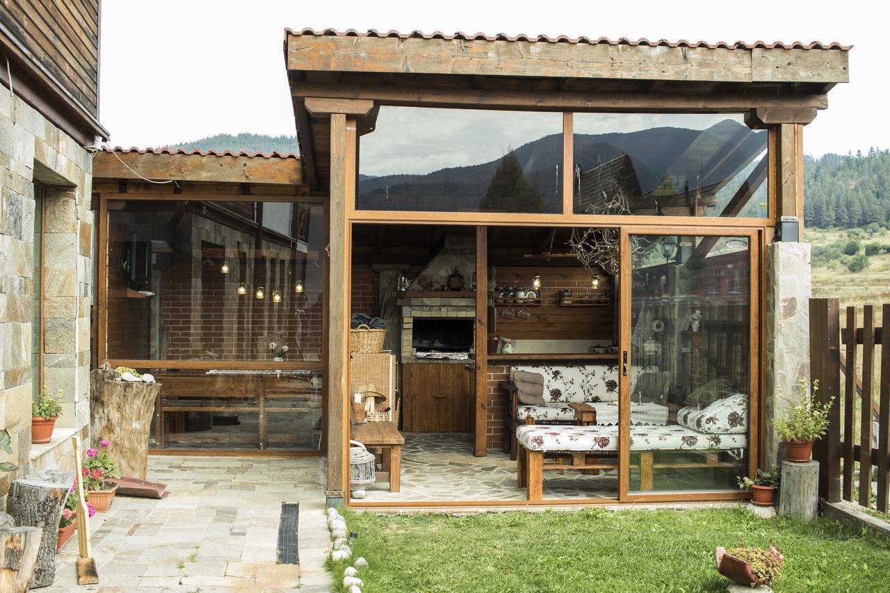 Boutique Hotel The White Pine ซาโมคอฟ ภายนอก รูปภาพ