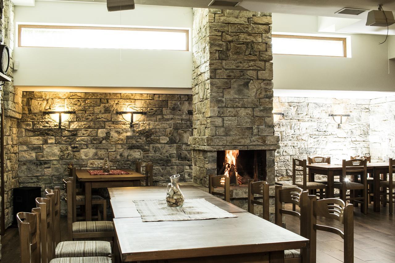 Boutique Hotel The White Pine ซาโมคอฟ ภายนอก รูปภาพ