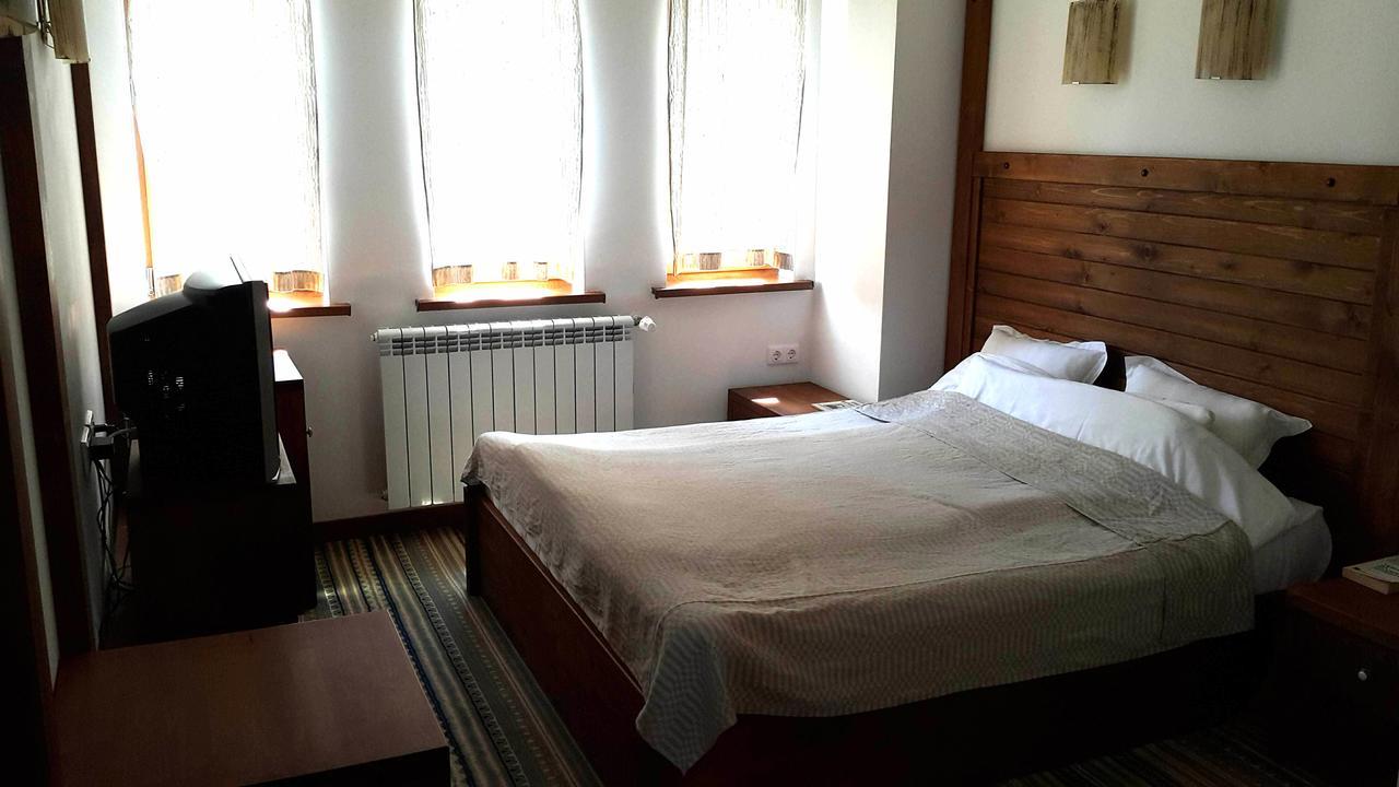 Boutique Hotel The White Pine ซาโมคอฟ ภายนอก รูปภาพ