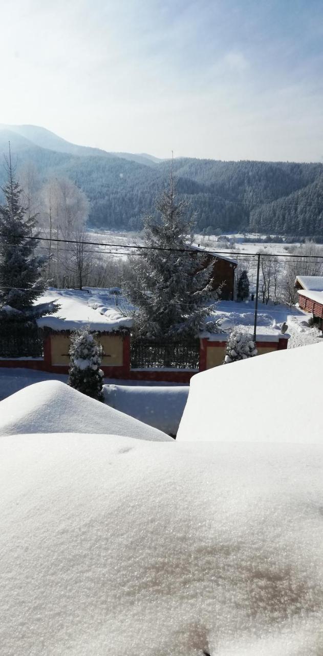 Boutique Hotel The White Pine ซาโมคอฟ ภายนอก รูปภาพ